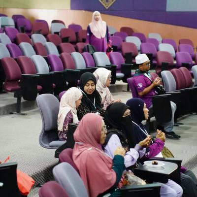 G25